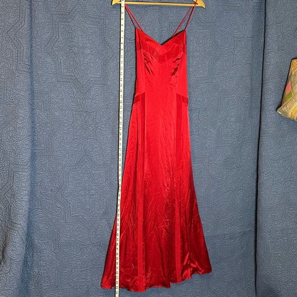 Laundry Size 0, Red Silk Slip Dress, crisscrossed straps, Chevron Ribbon Accent - Picture 4 of 10